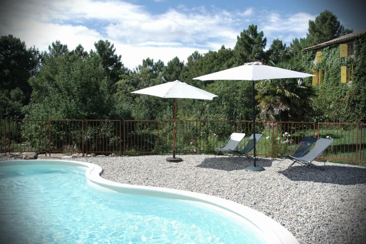 Ombre Bleue Du Figuier, Ailhon Hotel Exterior photo